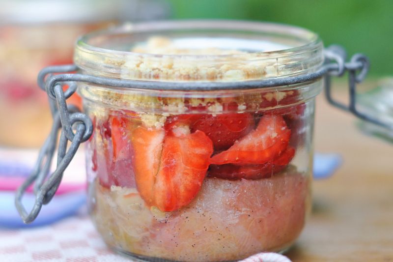 Crumbles de rhubarbe et fraise