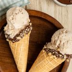 Glace à la noisette et cône gourmand