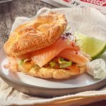 Burgers de pain nuage au saumon
