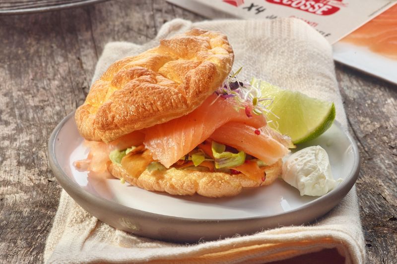 Burgers de pain nuage au saumon