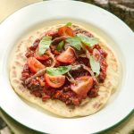 Pains pita et crème de poivrons