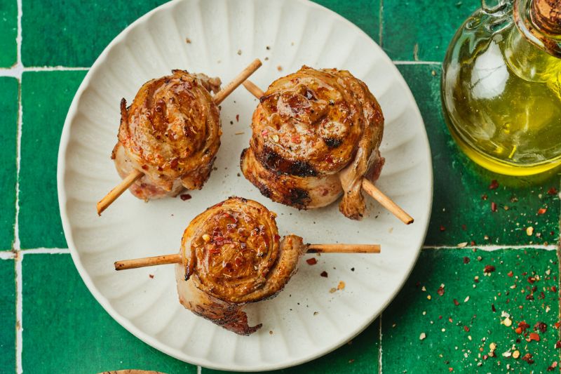 Roulades d’agneau à la harissa et poivrons
