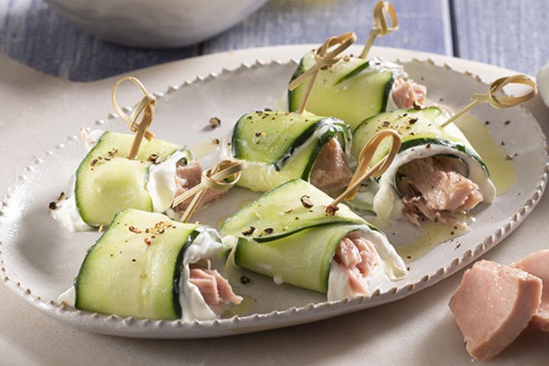 Rouleaux au thon et au concombre