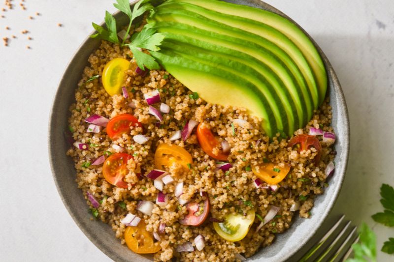 Salade de quinoa à l’avocat