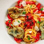 Spaghetti aux poivrons et aux coeurs d’artichaut