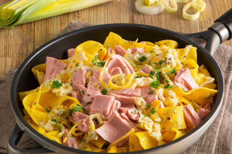 Tagliatelles aux filets de thon et au citron