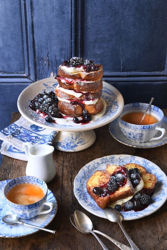 recette de Brioche perdue aux myrtilles et aux mûres
