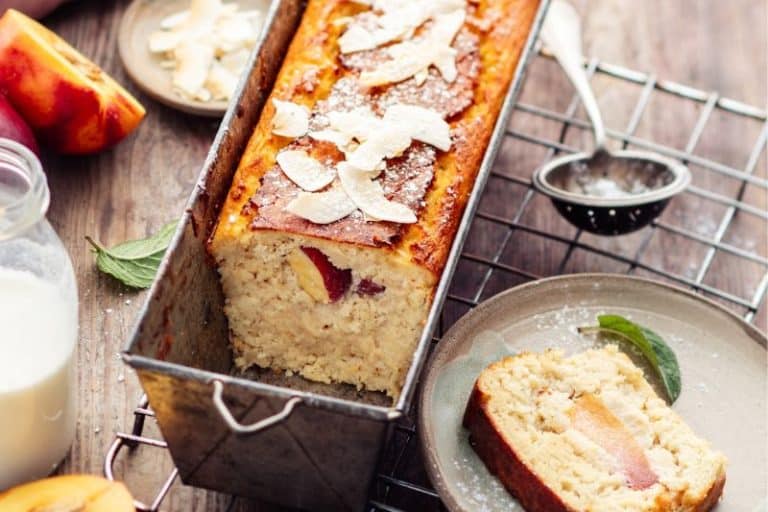Cake sans farine aux nectarines