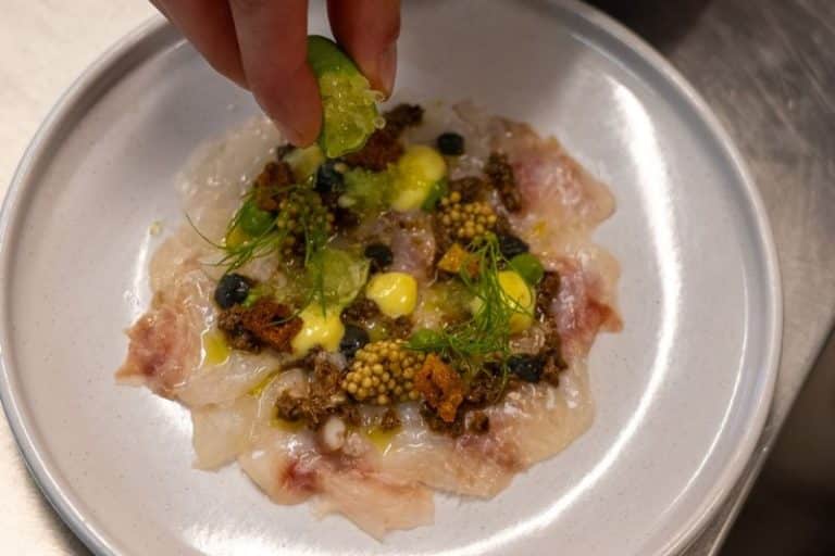 Carpaccio de bar aux olives