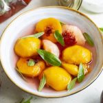 Pêches au sirop à la verveine