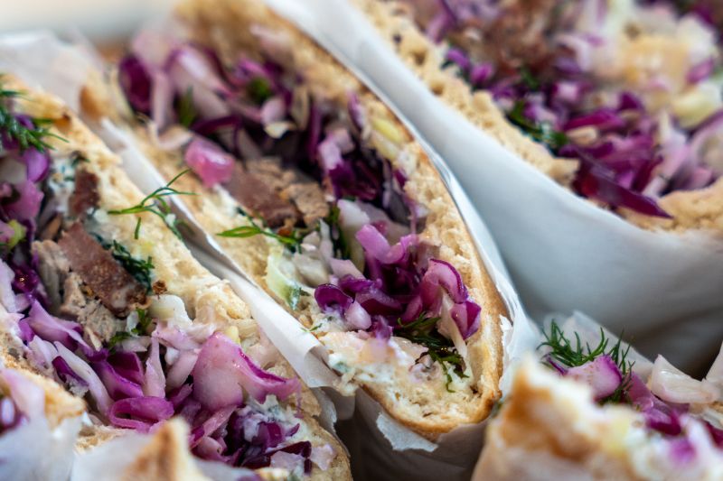 Pita au pastrami