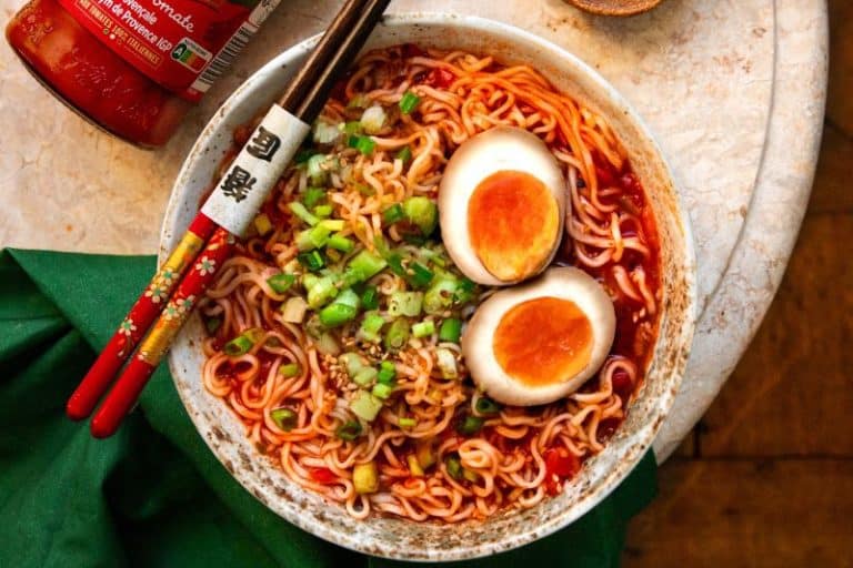 Ramen à la sauce tomate provençale