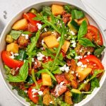 Salade panzanella au melon