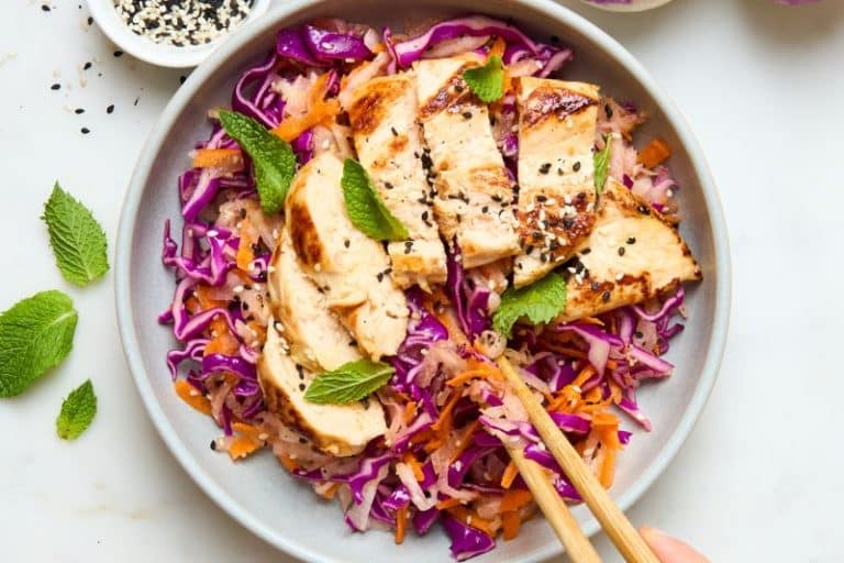 Salade thaï au poulet grillé