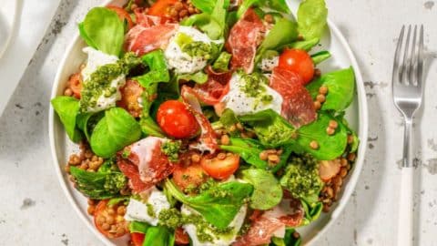 Salade de lentilles à la burrata et à la coppa