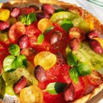 Tarte aux tomates crues et olives