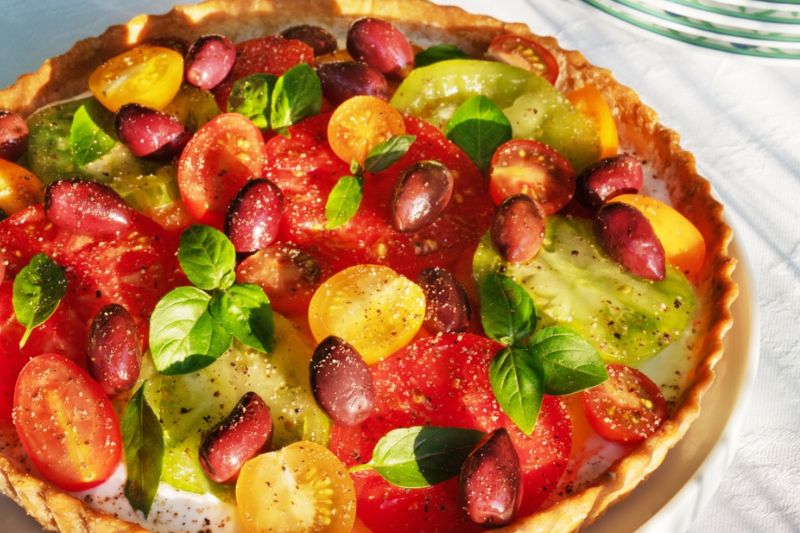 Tarte aux tomates crues et olives