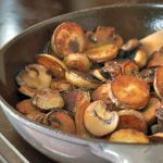 Poêlée de pommes de terre aux champignons