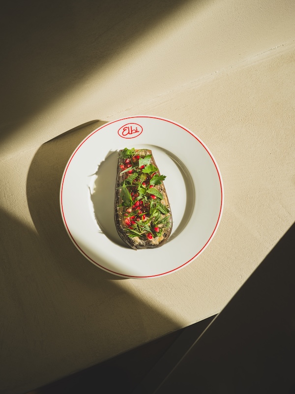 Elbi - Aubergine laquée à la grenade, herbes potagères au mortier
