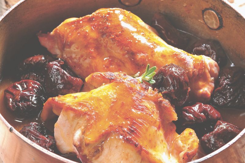 Fricassée de lapin aux pruneaux