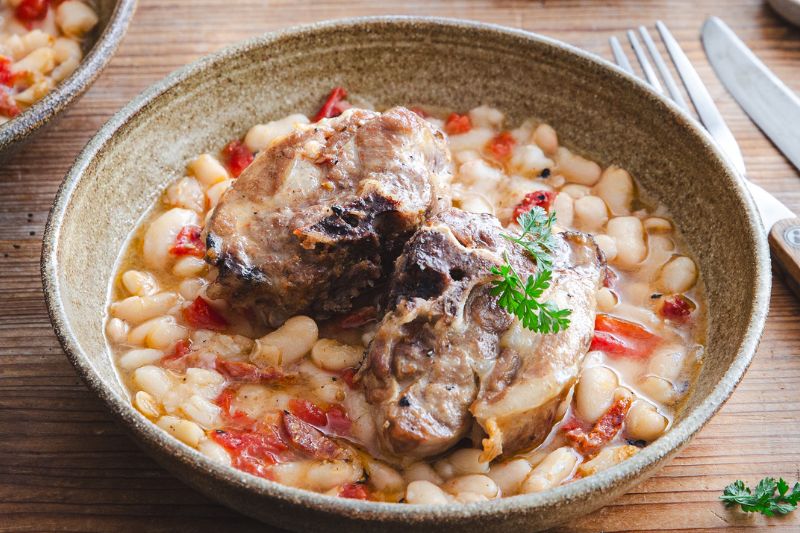 Mijoté de collier d’agneau aux haricots