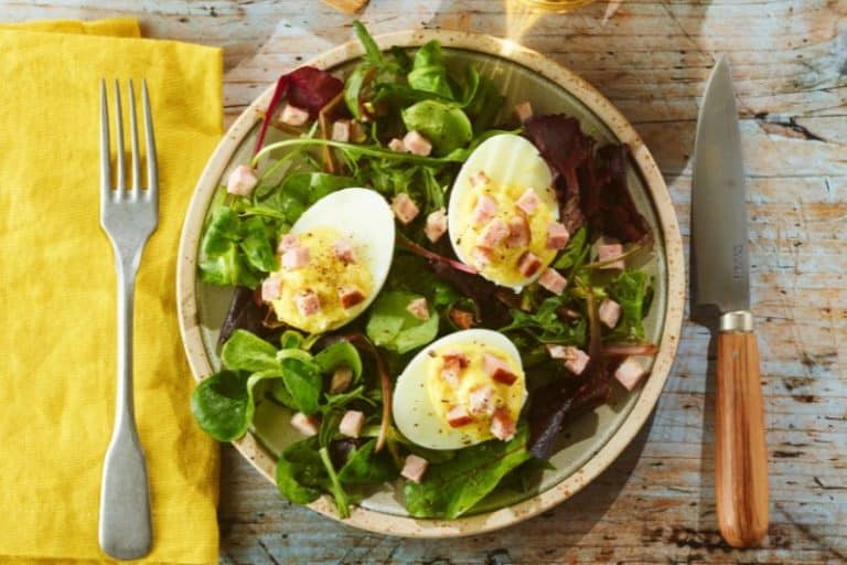 Oeufs mimosa à la saucisse de Morteau