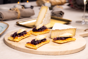 recette de Toasts au Brie et oignons confits