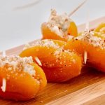 Abricots secs garnis de Roquefort