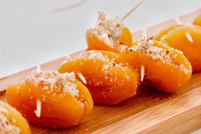 Abricots secs garnis de Roquefort