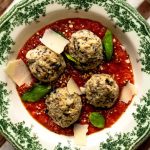 Gnudi de champignons à la sauce tomate