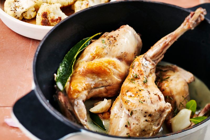 Lapin à l’ail en cocotte