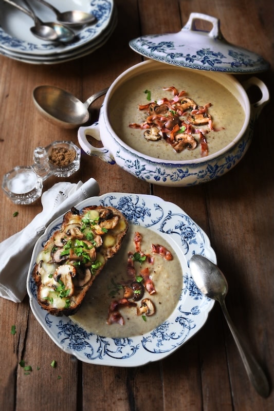recette de Velouté de champignons et tartine aux champignons