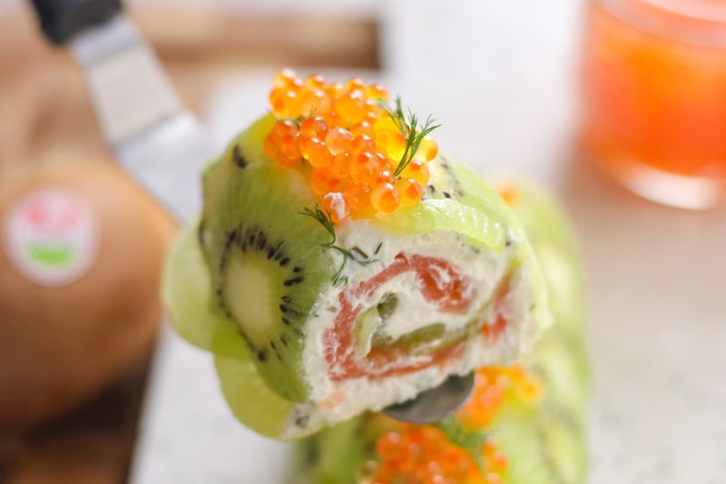 Bûche au kiwi et au saumon fumé
