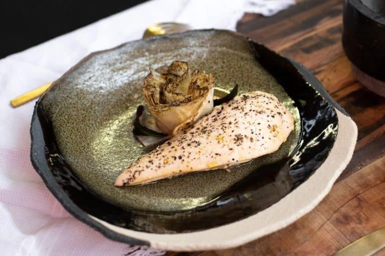 Chapon de pintade au miel et aux épices