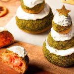 Choux salés à la purée de tomates