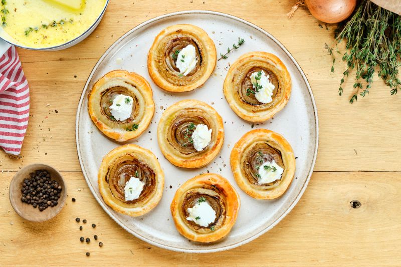 Feuilletés aux oignons caramélisés