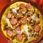Omelette forestière à la saucisse de Montbéliard