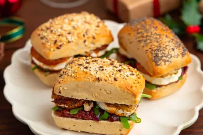 Toasts de chutney de figues,