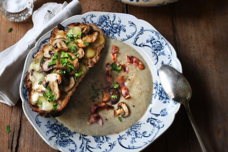 Velouté de champignons et tartine aux champignons