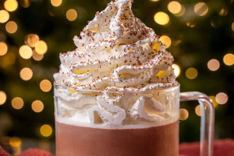 Chocolat chaud à la crème fouettée
