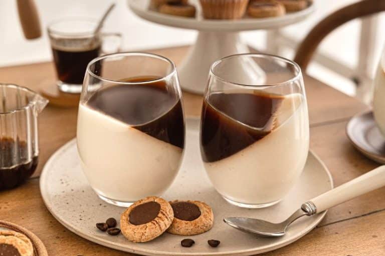 Panna cotta au café et yaourt