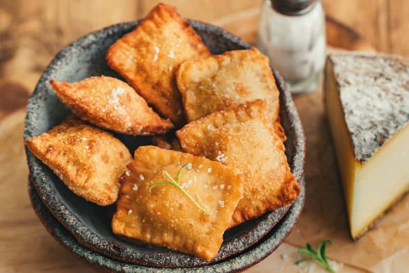 Tourtons aux pommes de terre à la Tomme