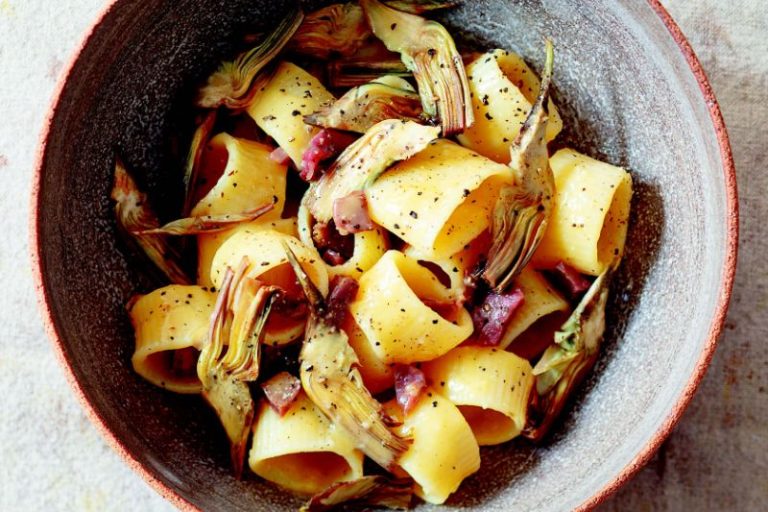 Pâtes carbonara aux artichauts et jambon