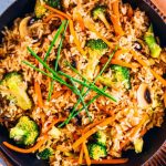 Riz sauté aux légumes à l’asiatique