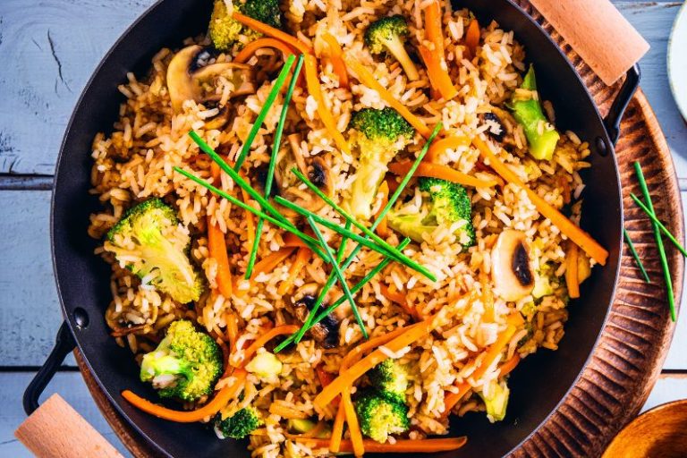 Riz sauté aux légumes à l’asiatique