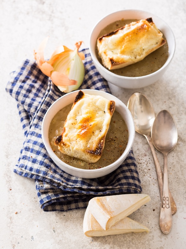 recette de Soupe à l’oignon gratinée au Reblochon