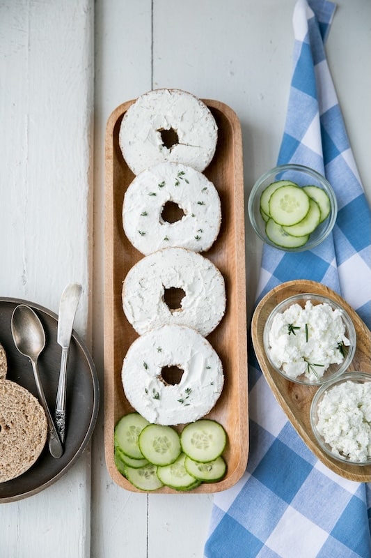 recette de Bagels au chèvre fouetté aux herbes