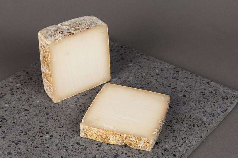Brique de chèvre – Prolactine, Cave Rousseau