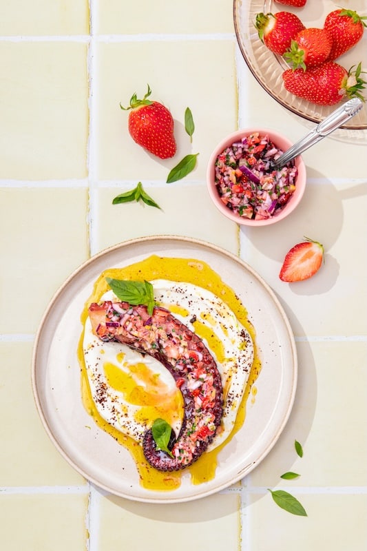 recette de Poulpe grillé fraise et labneh