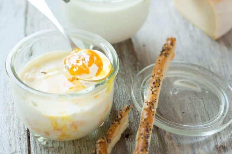 Oeufs cocotte au Reblochon